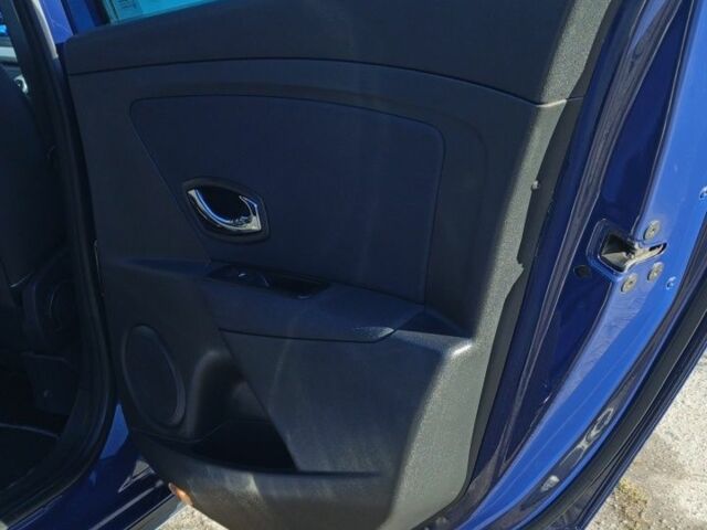 Синий Рено Меган, объемом двигателя 0 л и пробегом 250 тыс. км за 6950 $, фото 16 на Automoto.ua