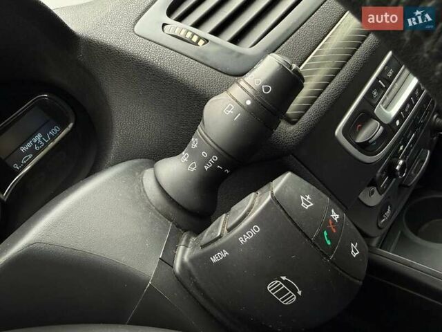 Синій Рено Меган, об'ємом двигуна 1.46 л та пробігом 341 тис. км за 7490 $, фото 20 на Automoto.ua