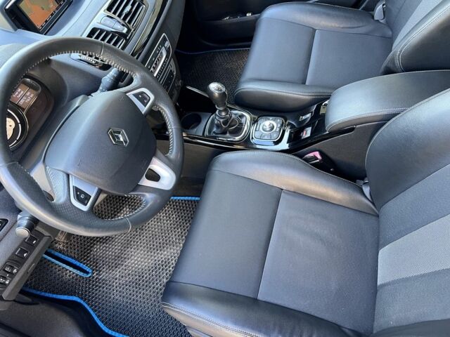 Синій Рено Меган, об'ємом двигуна 1.5 л та пробігом 236 тис. км за 8300 $, фото 3 на Automoto.ua