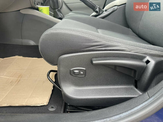 Синий Рено Меган, объемом двигателя 1.6 л и пробегом 175 тыс. км за 7500 $, фото 37 на Automoto.ua