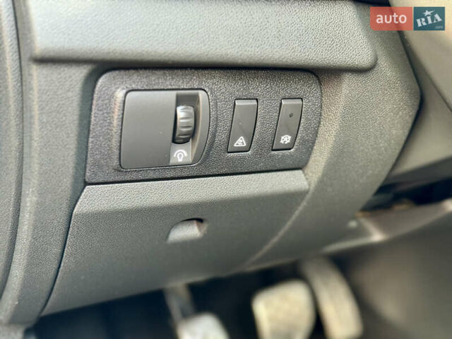 Синій Рено Меган, об'ємом двигуна 1.5 л та пробігом 230 тис. км за 9999 $, фото 11 на Automoto.ua