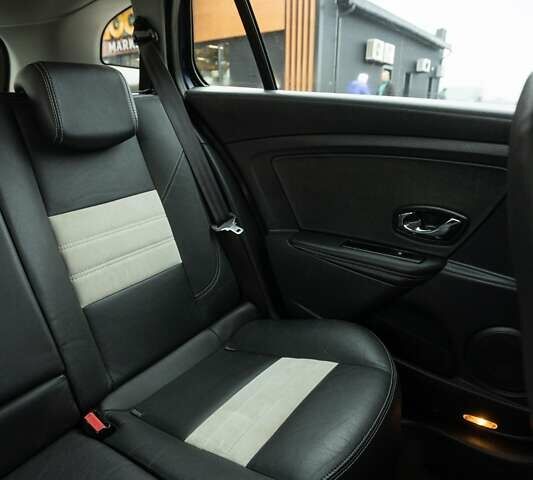 Синий Рено Меган, объемом двигателя 1.46 л и пробегом 197 тыс. км за 8199 $, фото 50 на Automoto.ua