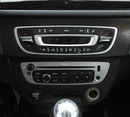 Синий Рено Меган, объемом двигателя 1.5 л и пробегом 233 тыс. км за 8199 $, фото 52 на Automoto.ua