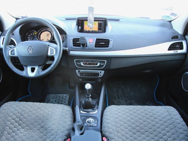 Синій Рено Меган, об'ємом двигуна 1.4 л та пробігом 213 тис. км за 8400 $, фото 11 на Automoto.ua