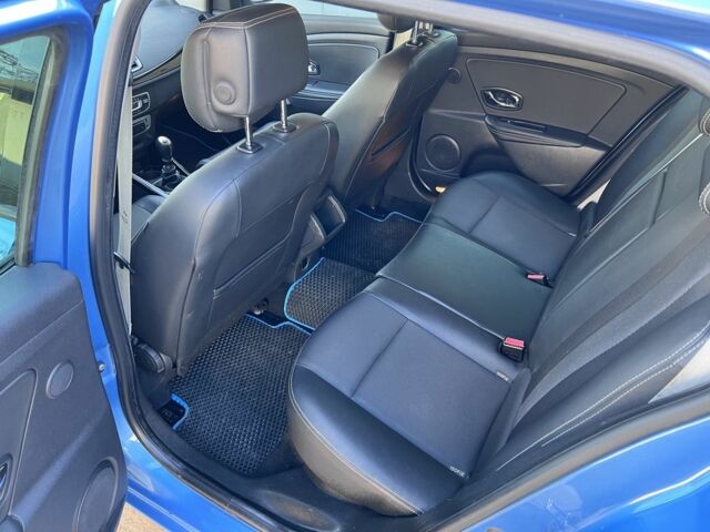 Синій Рено Меган, об'ємом двигуна 1.5 л та пробігом 236 тис. км за 8300 $, фото 4 на Automoto.ua