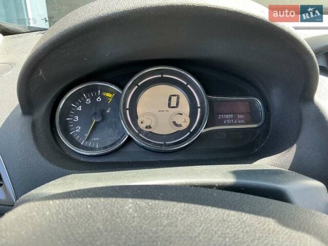 Синій Рено Меган, об'ємом двигуна 1.6 л та пробігом 211 тис. км за 7300 $, фото 16 на Automoto.ua