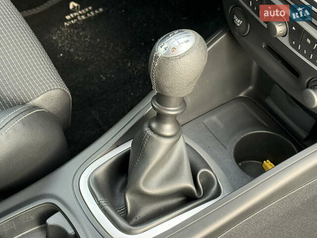 Синий Рено Меган, объемом двигателя 1.6 л и пробегом 338 тыс. км за 6999 $, фото 49 на Automoto.ua