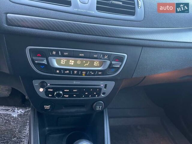 Синій Рено Меган, об'ємом двигуна 1.6 л та пробігом 211 тис. км за 7250 $, фото 30 на Automoto.ua