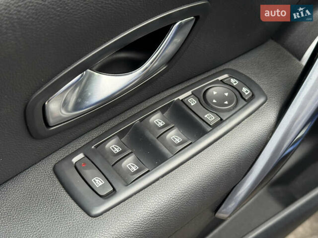 Синий Рено Меган, объемом двигателя 1.6 л и пробегом 338 тыс. км за 6999 $, фото 28 на Automoto.ua