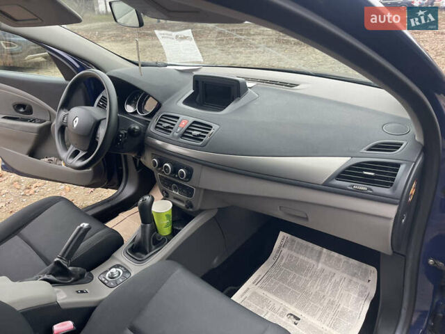 Синий Рено Меган, объемом двигателя 1.6 л и пробегом 175 тыс. км за 6999 $, фото 64 на Automoto.ua