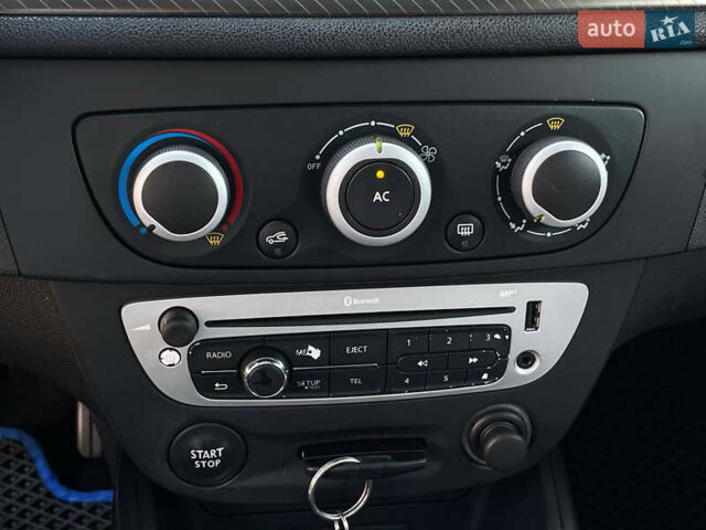 Синій Рено Меган, об'ємом двигуна 1.46 л та пробігом 301 тис. км за 9500 $, фото 10 на Automoto.ua