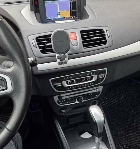 Синий Рено Меган, объемом двигателя 1.5 л и пробегом 281 тыс. км за 8000 $, фото 23 на Automoto.ua