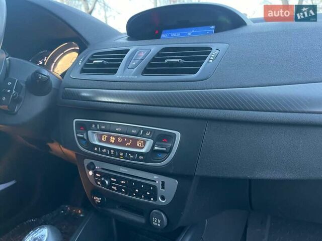 Синій Рено Меган, об'ємом двигуна 1.6 л та пробігом 211 тис. км за 7250 $, фото 33 на Automoto.ua