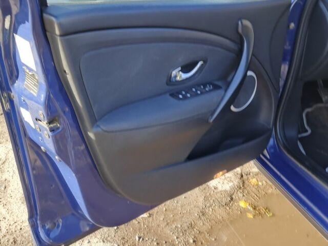 Синий Рено Меган, объемом двигателя 0 л и пробегом 250 тыс. км за 6950 $, фото 18 на Automoto.ua