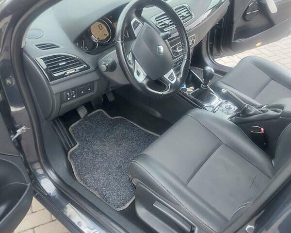 Синій Рено Меган, об'ємом двигуна 1.6 л та пробігом 247 тис. км за 9000 $, фото 1 на Automoto.ua