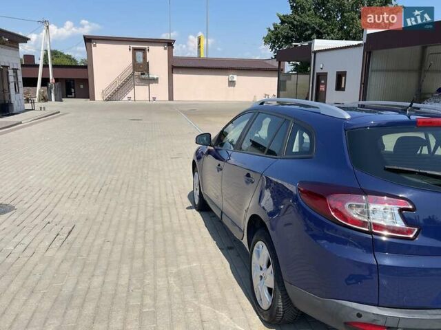Синий Рено Меган, объемом двигателя 1.6 л и пробегом 232 тыс. км за 6650 $, фото 3 на Automoto.ua