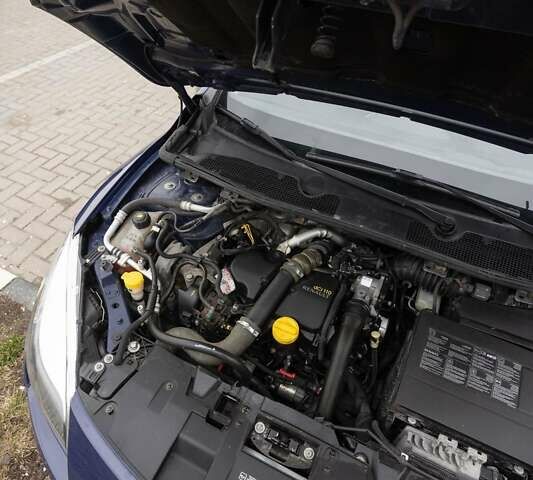 Синий Рено Меган, объемом двигателя 1.46 л и пробегом 197 тыс. км за 8199 $, фото 104 на Automoto.ua