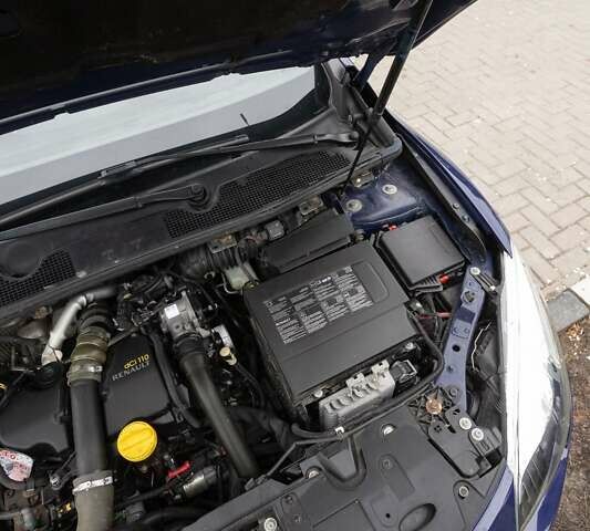 Синий Рено Меган, объемом двигателя 1.46 л и пробегом 197 тыс. км за 8199 $, фото 103 на Automoto.ua