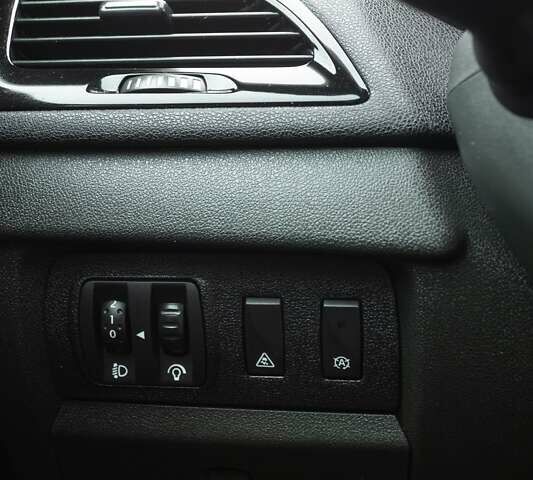 Синий Рено Меган, объемом двигателя 1.5 л и пробегом 233 тыс. км за 8199 $, фото 55 на Automoto.ua