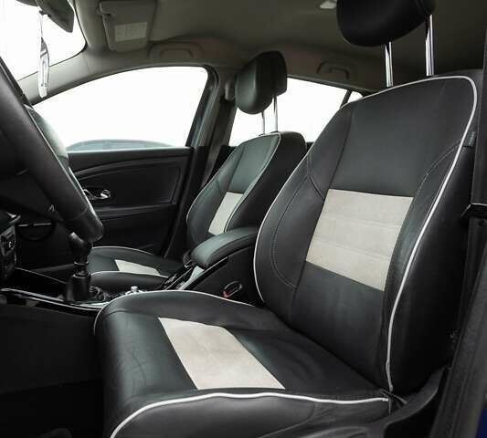 Синий Рено Меган, объемом двигателя 1.46 л и пробегом 197 тыс. км за 8199 $, фото 92 на Automoto.ua