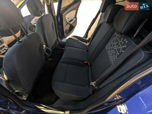 Синий Рено Меган, объемом двигателя 1.6 л и пробегом 280 тыс. км за 7500 $, фото 20 на Automoto.ua