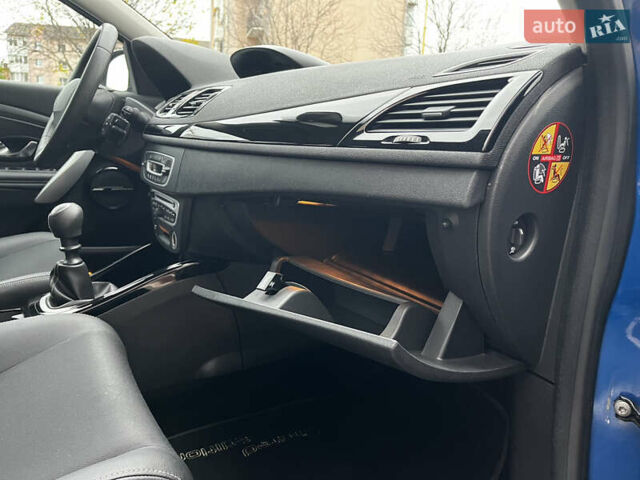 Синій Рено Меган, об'ємом двигуна 1.4 л та пробігом 238 тис. км за 6950 $, фото 78 на Automoto.ua