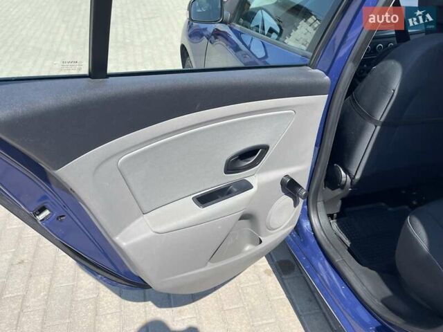 Синий Рено Меган, объемом двигателя 1.6 л и пробегом 232 тыс. км за 6650 $, фото 15 на Automoto.ua