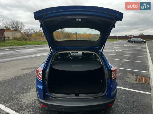 Синий Рено Меган, объемом двигателя 1.4 л и пробегом 238 тыс. км за 6950 $, фото 88 на Automoto.ua
