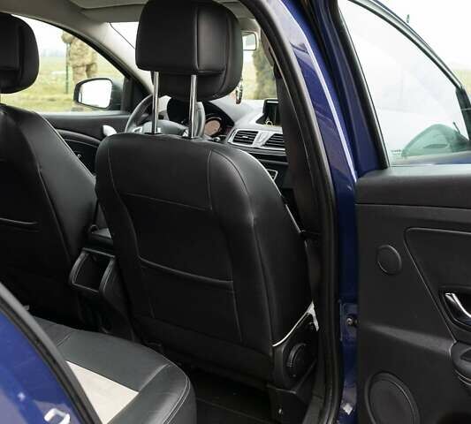 Синий Рено Меган, объемом двигателя 1.46 л и пробегом 197 тыс. км за 8199 $, фото 68 на Automoto.ua