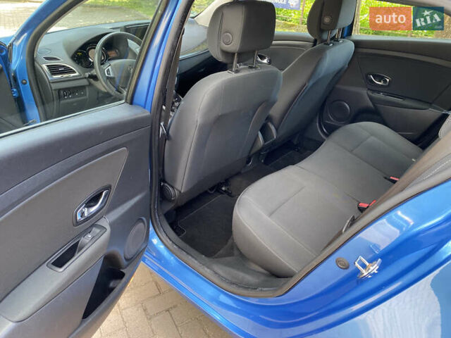 Синий Рено Меган, объемом двигателя 1.5 л и пробегом 284 тыс. км за 8300 $, фото 12 на Automoto.ua