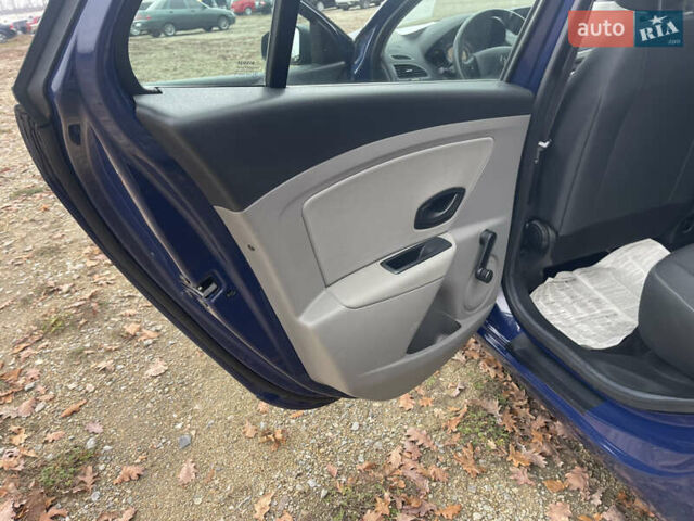 Синий Рено Меган, объемом двигателя 1.6 л и пробегом 175 тыс. км за 7500 $, фото 51 на Automoto.ua