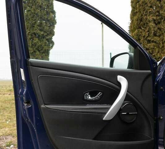 Синий Рено Меган, объемом двигателя 1.46 л и пробегом 197 тыс. км за 8199 $, фото 101 на Automoto.ua