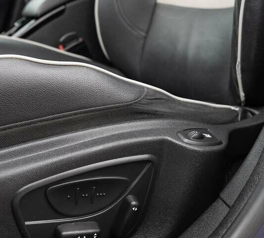 Синий Рено Меган, объемом двигателя 1.46 л и пробегом 197 тыс. км за 8199 $, фото 95 на Automoto.ua