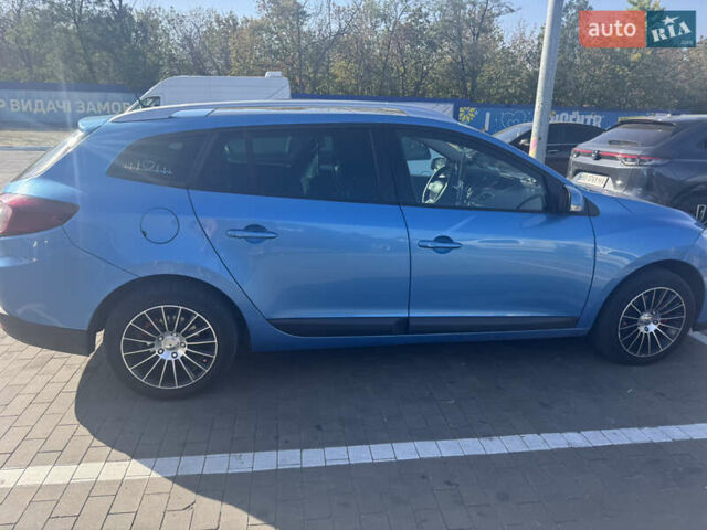 Синій Рено Меган, об'ємом двигуна 1.46 л та пробігом 301 тис. км за 9500 $, фото 4 на Automoto.ua