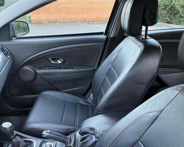 Синій Рено Меган, об'ємом двигуна 1.5 л та пробігом 330 тис. км за 7000 $, фото 15 на Automoto.ua