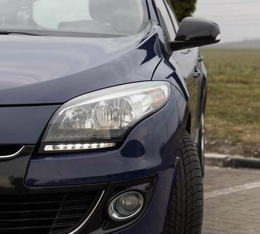 Синий Рено Меган, объемом двигателя 1.46 л и пробегом 197 тыс. км за 8199 $, фото 10 на Automoto.ua