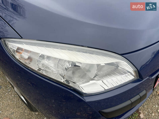 Синий Рено Меган, объемом двигателя 1.6 л и пробегом 175 тыс. км за 7500 $, фото 12 на Automoto.ua