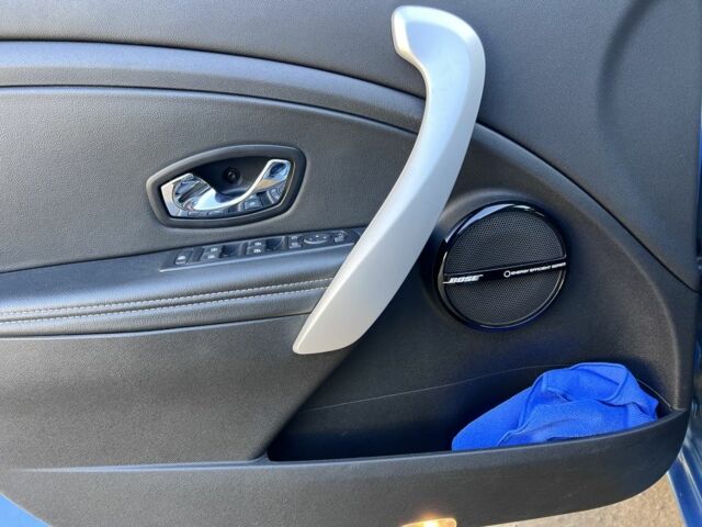 Синій Рено Меган, об'ємом двигуна 1.5 л та пробігом 236 тис. км за 8300 $, фото 6 на Automoto.ua