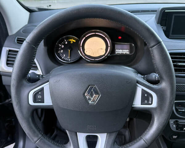 Синій Рено Меган, об'ємом двигуна 1.5 л та пробігом 330 тис. км за 7000 $, фото 11 на Automoto.ua