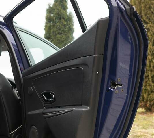 Синий Рено Меган, объемом двигателя 1.46 л и пробегом 197 тыс. км за 8199 $, фото 72 на Automoto.ua