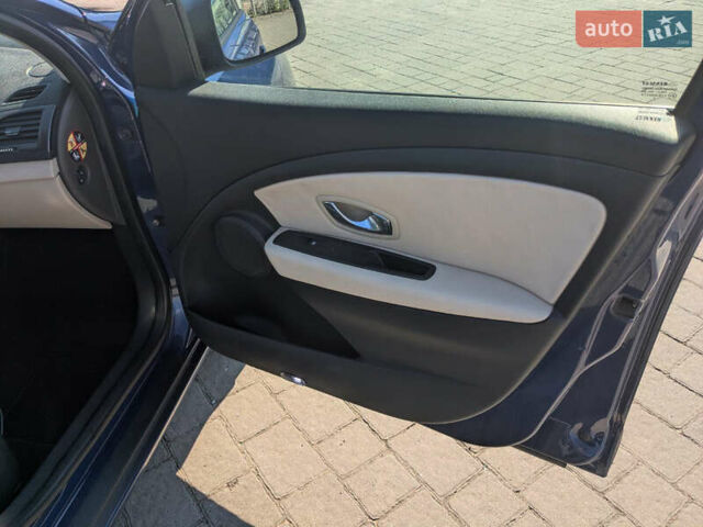 Синий Рено Меган, объемом двигателя 1.6 л и пробегом 280 тыс. км за 7500 $, фото 16 на Automoto.ua