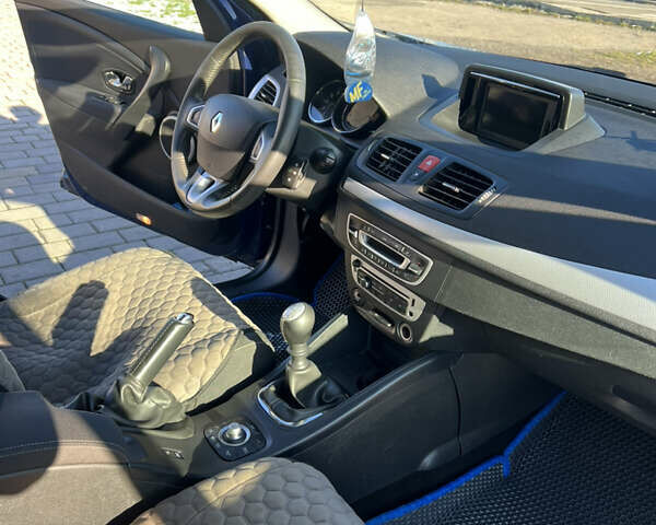 Синій Рено Меган, об'ємом двигуна 1.4 л та пробігом 209 тис. км за 6800 $, фото 13 на Automoto.ua