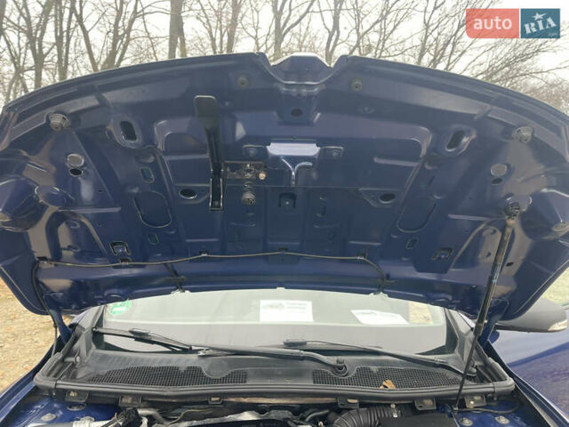 Синий Рено Меган, объемом двигателя 1.6 л и пробегом 175 тыс. км за 7500 $, фото 73 на Automoto.ua