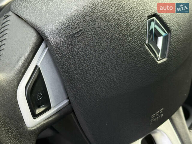 Синий Рено Меган, объемом двигателя 1.6 л и пробегом 338 тыс. км за 6999 $, фото 54 на Automoto.ua