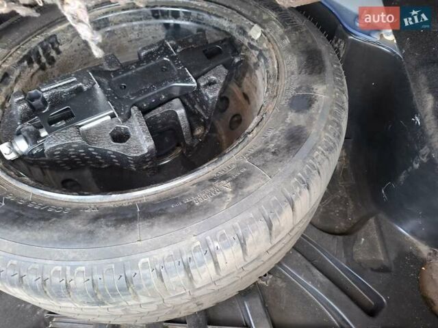Синий Рено Меган, объемом двигателя 1.46 л и пробегом 211 тыс. км за 8600 $, фото 20 на Automoto.ua