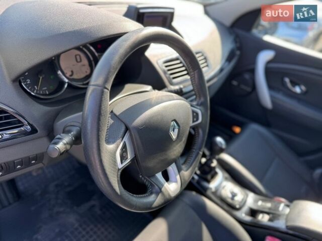 Синий Рено Меган, объемом двигателя 1.5 л и пробегом 250 тыс. км за 7200 $, фото 27 на Automoto.ua