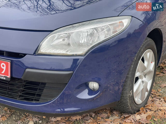 Синий Рено Меган, объемом двигателя 1.6 л и пробегом 175 тыс. км за 6999 $, фото 6 на Automoto.ua
