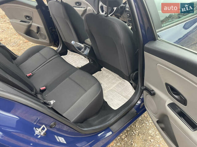 Синий Рено Меган, объемом двигателя 1.6 л и пробегом 175 тыс. км за 7500 $, фото 59 на Automoto.ua
