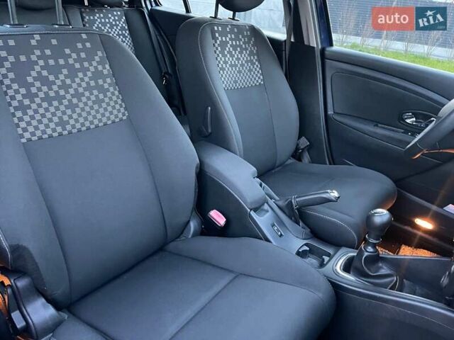 Синій Рено Меган, об'ємом двигуна 1.6 л та пробігом 211 тис. км за 7250 $, фото 35 на Automoto.ua