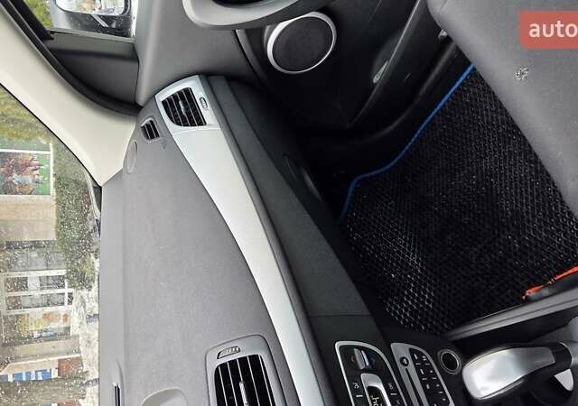 Синий Рено Меган, объемом двигателя 1.5 л и пробегом 281 тыс. км за 8000 $, фото 24 на Automoto.ua